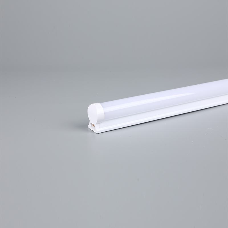 High brightness T8 PC batten lamp 1.2m 18w