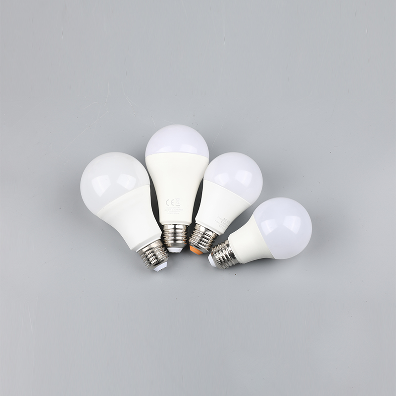 High brightness household lamp bulb